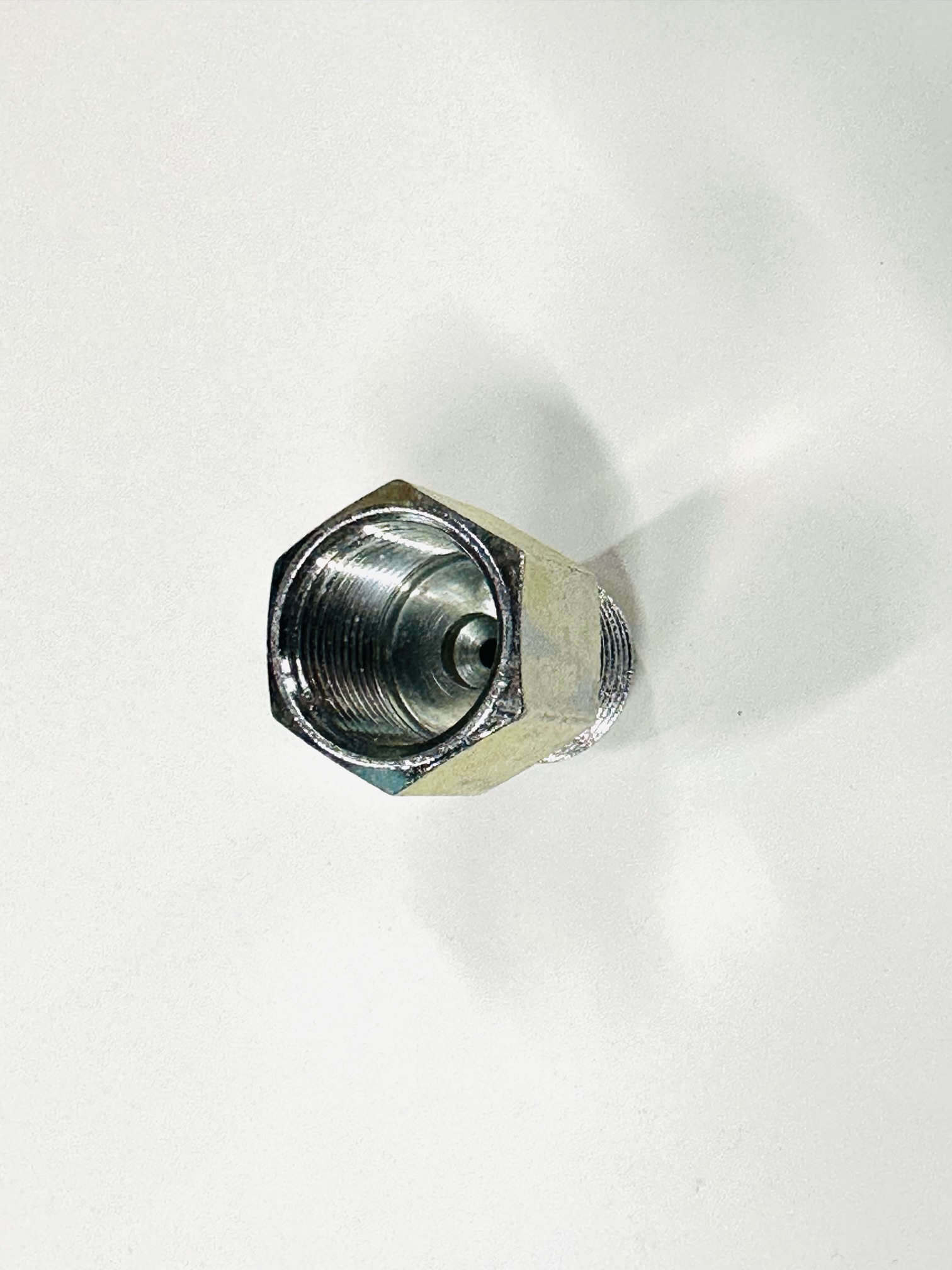 10.008.3.S20.4 Переходник д/манометра М20х1,5 внутр. - G1/2 наружн. Ст20 оцинк.