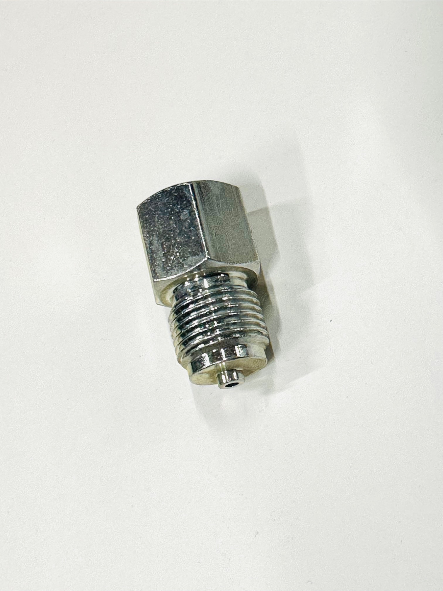 10.008.3.S20.4 Переходник д/манометра М20х1,5 внутр. - G1/2 наружн. Ст20 оцинк.