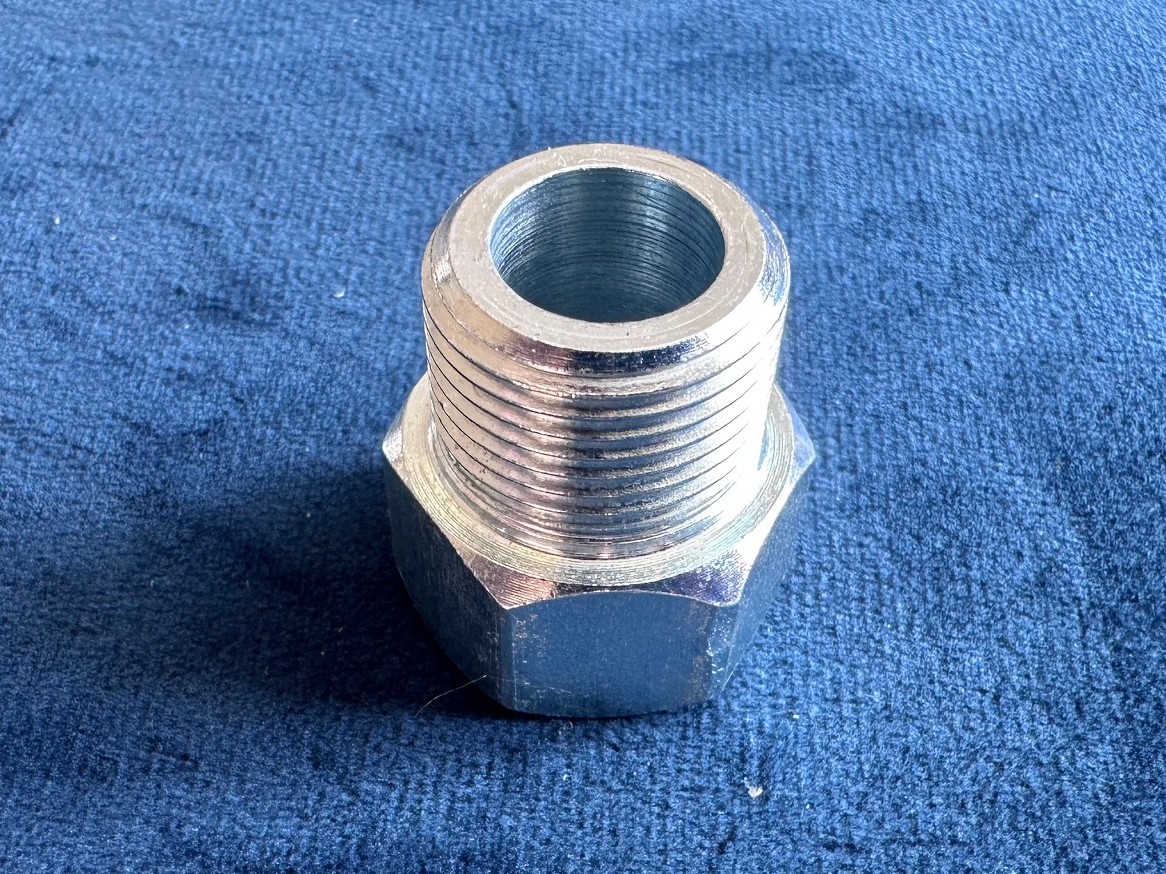 10.004.3.S20.4 Переходник д/манометра Ст20 М20х1,5 внутр. - G1/2 наружн. оцинк