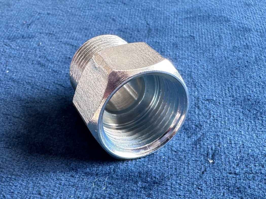 10.004.3.S20.4 Переходник д/манометра Ст20 М20х1,5 внутр. - G1/2 наружн. оцинк